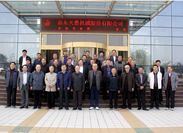 兗州區(qū)人大、政協(xié)領(lǐng)導(dǎo)蒞臨天意機(jī)械參觀考察